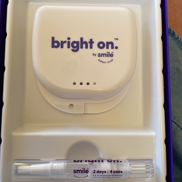 CLEARANCE Smile Direct whitening portable light and travel case! - Picture 10 of 10